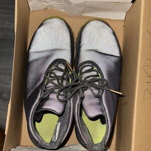 Nike Women's Iridescent Gray and Green Lightweight Sneakers